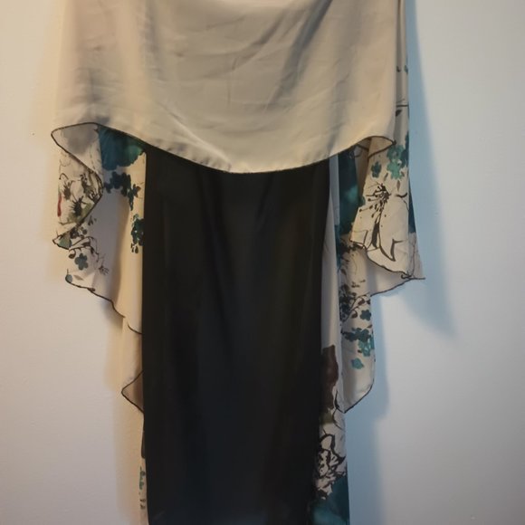 Stunning Arianna by Howard's Kimono Top W/ Beautiful Floral Design - Picture 2 of 4